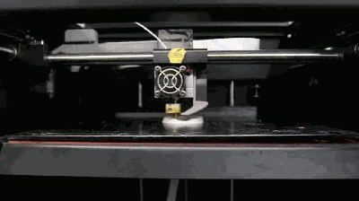 3D打印過程中，設(shè)備突然停止擠出耗材是什么原因？應(yīng)該怎么解決？